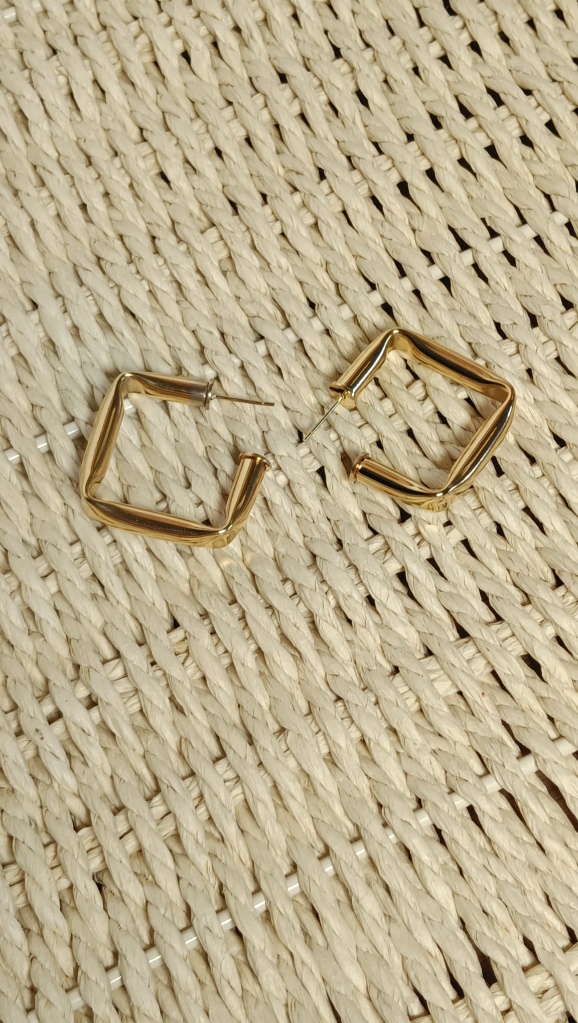 Pendientes Aros Cuadrados de Acero Dorados