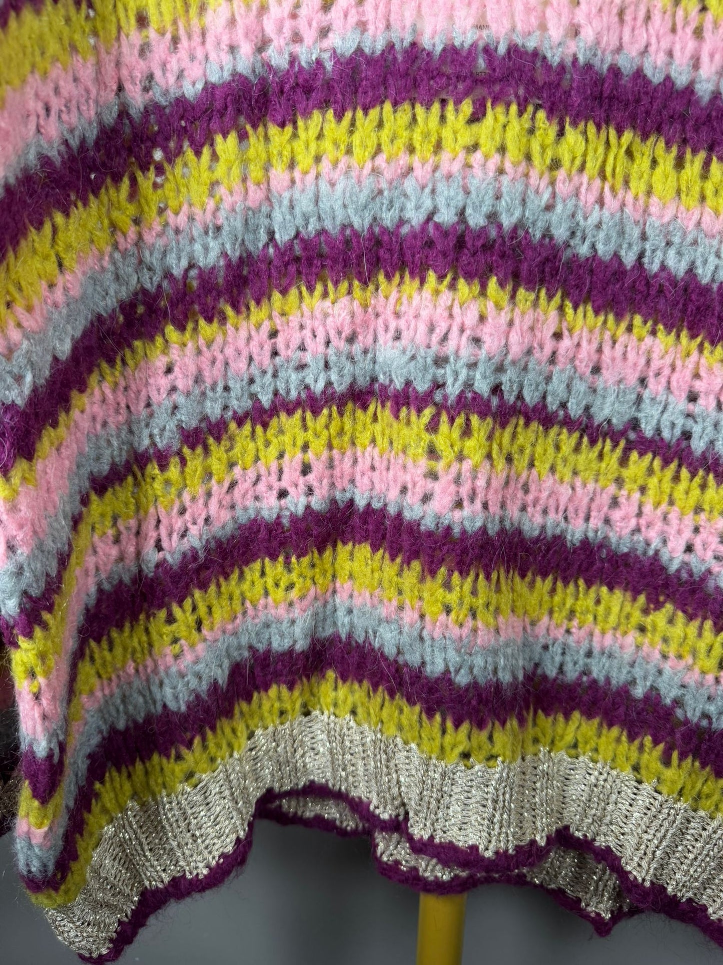 Jersey Punto Calado Rayas Multicolor con Bajo Plateado