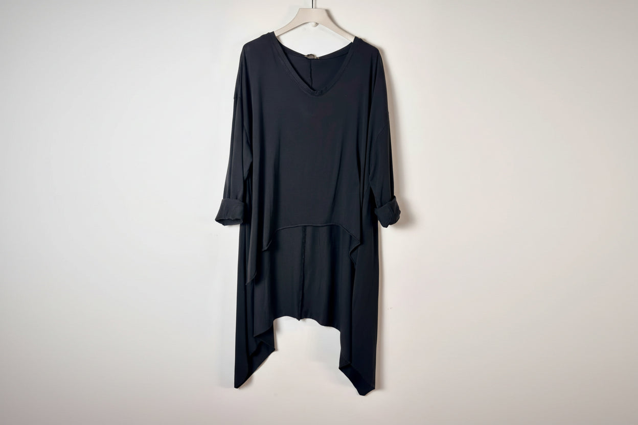 🖤 Camiseta Asimétrica Negra Oversize