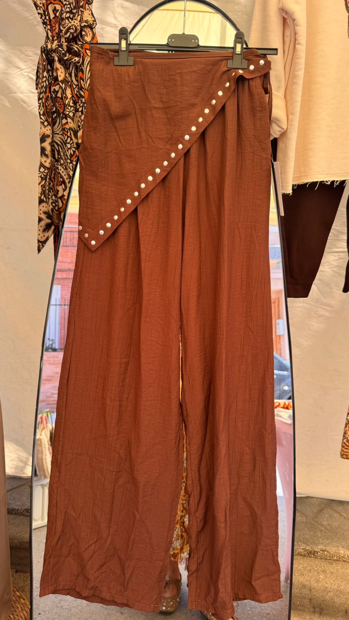 ✨ Pantalón Palazzo con Pañuelo Desmontable y Tachuelas (2 colores)