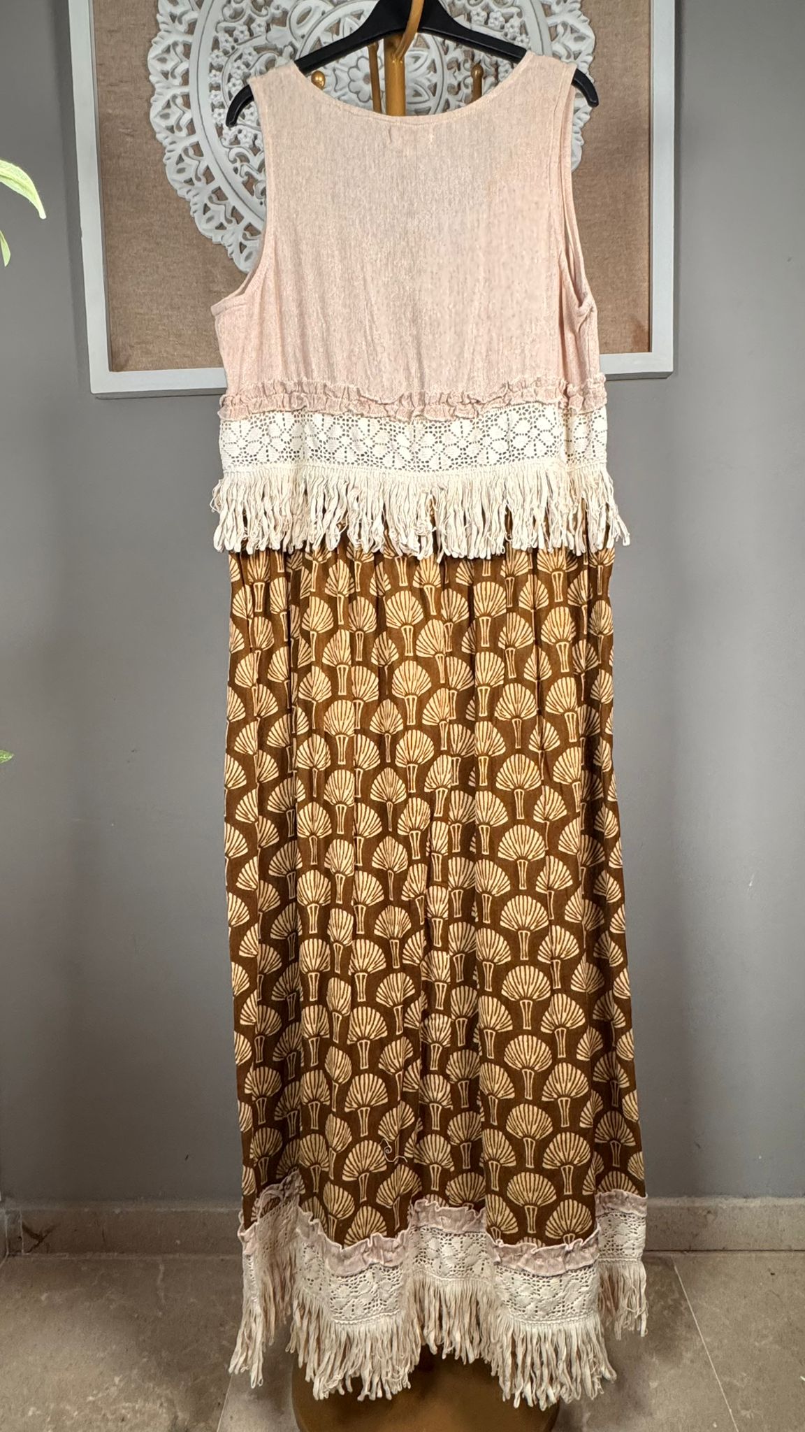 Chaleco Largo Boho con Crochet