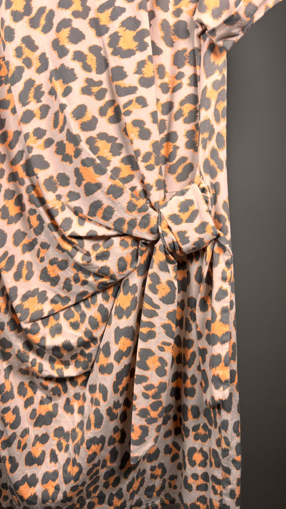 Vestido Animal Print Taupe y Naranja Flúor