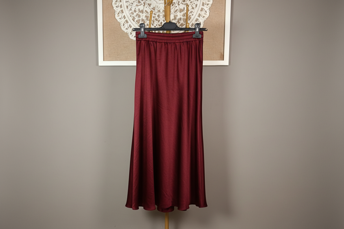 Falda Satinada Midi Granate - vista frontal