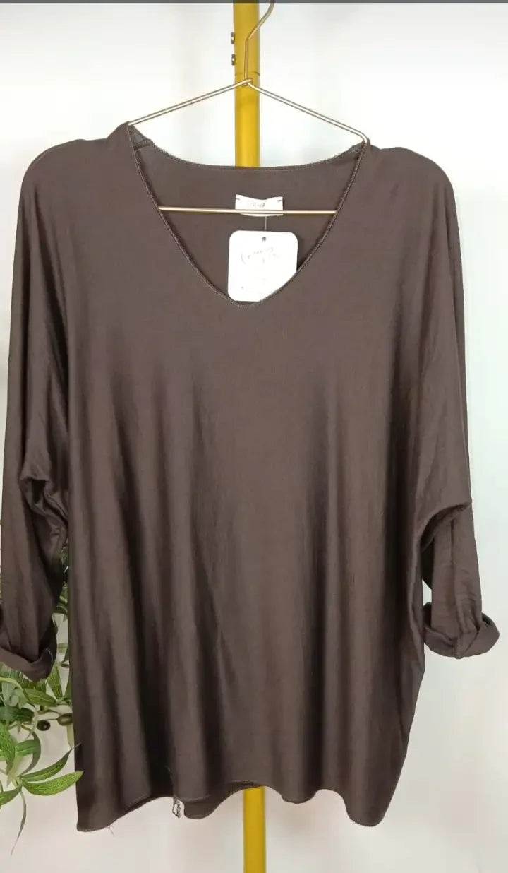 Camiseta Cuello Pico Marrón