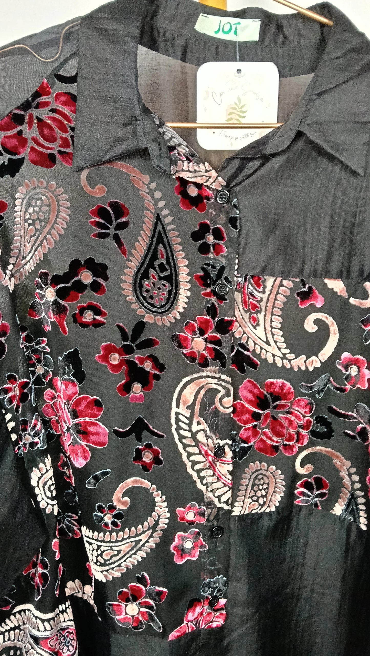 Camisa tipo Paisley Negro