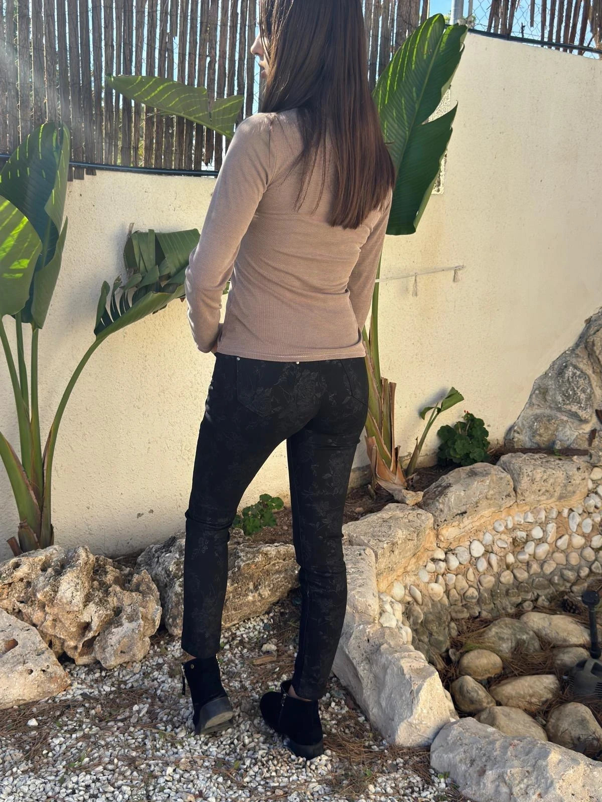 Pantalón Negro Estampado Floral
