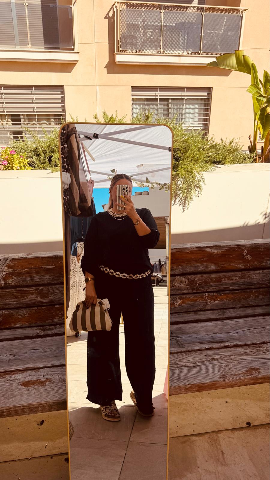 Conjunto Azul Marino: Camiseta Asimétrica con Fruncido Lateral y Pantalón Palazzo