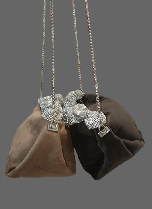 Bolso clutch con asa de strass plateada (2 colores)