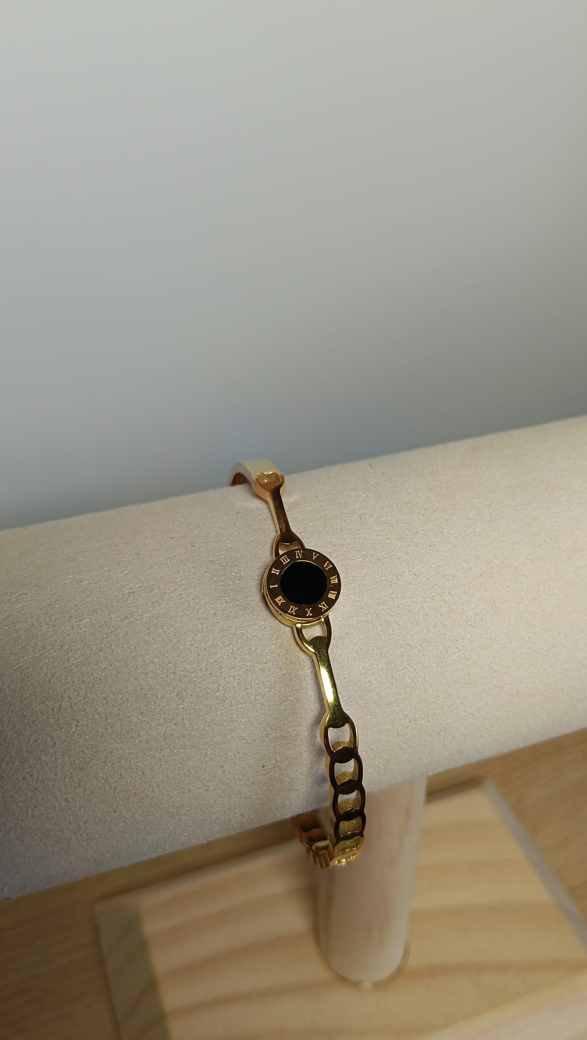 Pulsera Caña Números Romanos con Piedra Negra