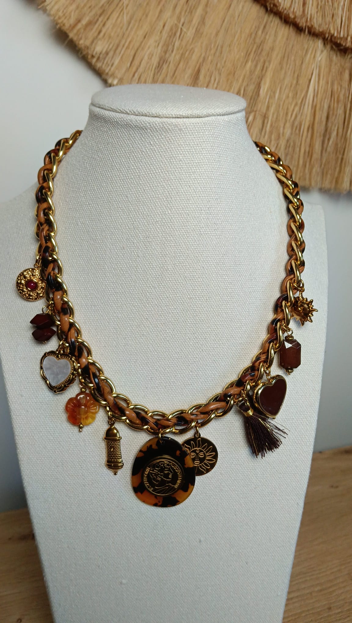 Collar Cadena Trenzada con Colgantes