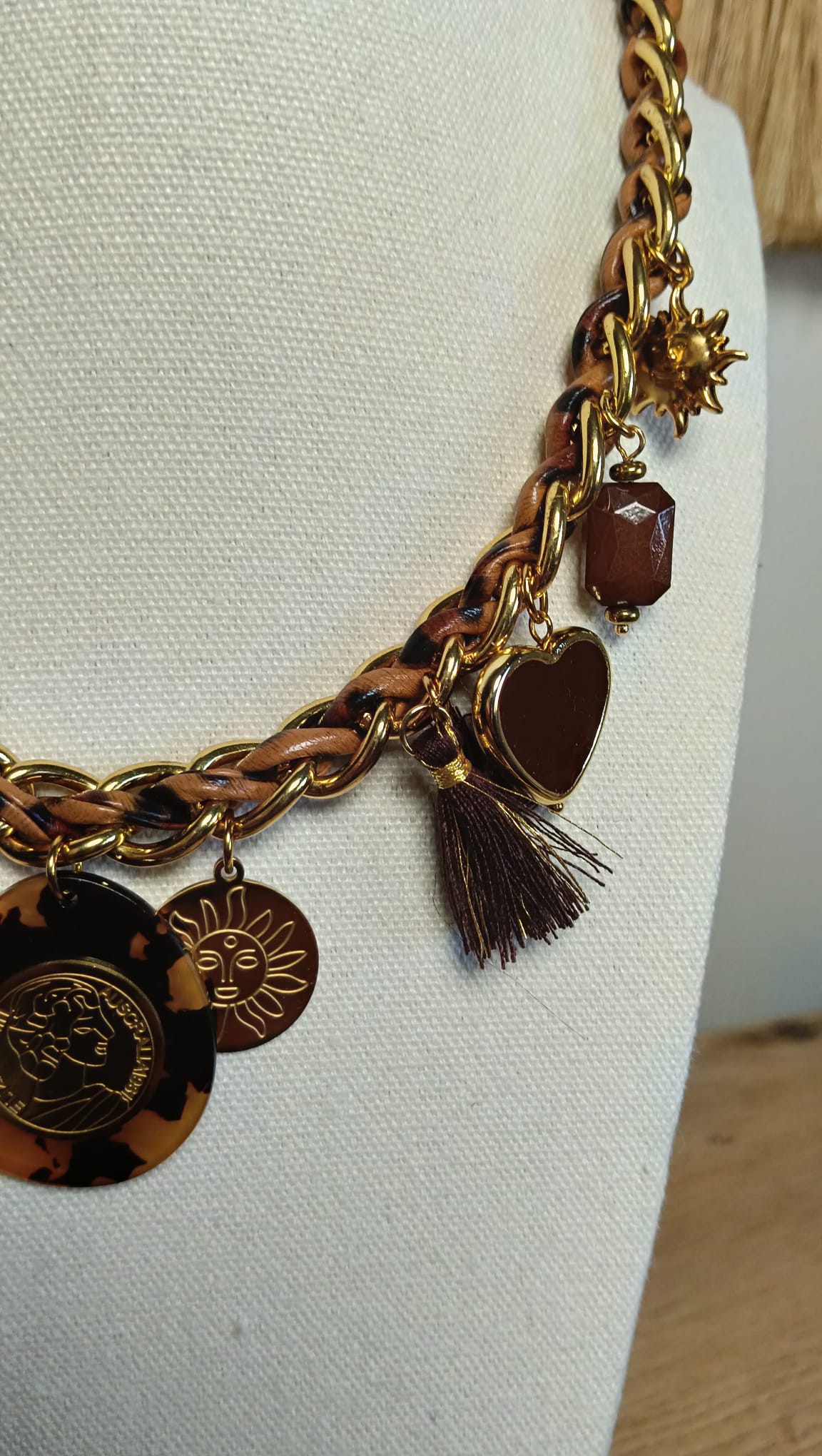 Collar Cadena Trenzada con Colgantes