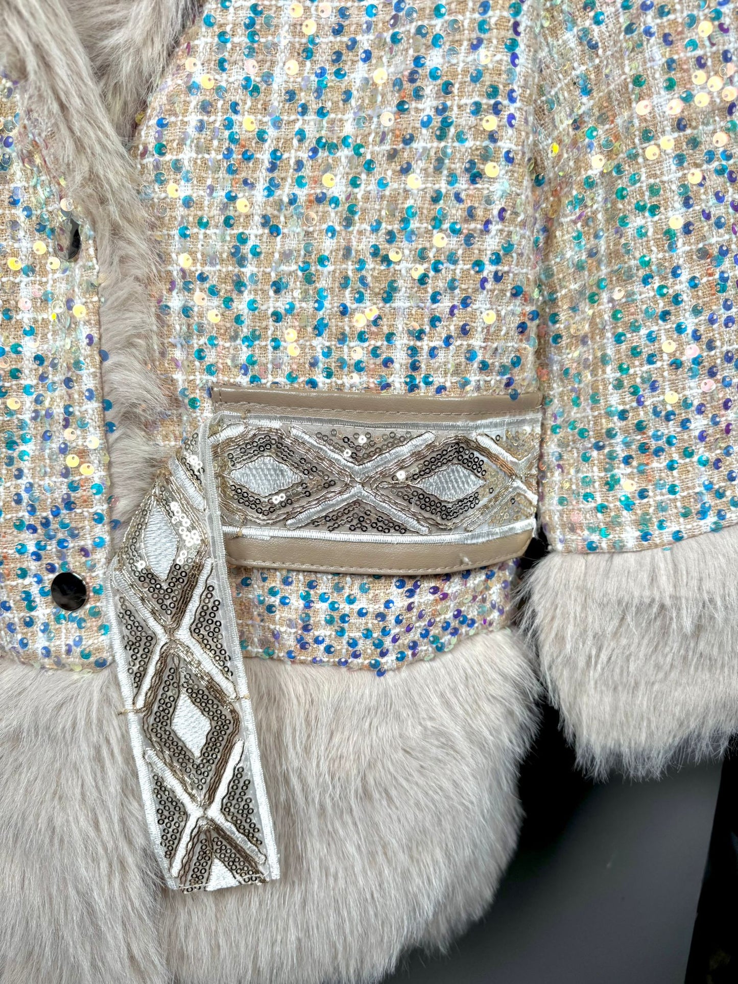 Chaqueta Lentejuelas Multicolor con Pelo Sintético Beige