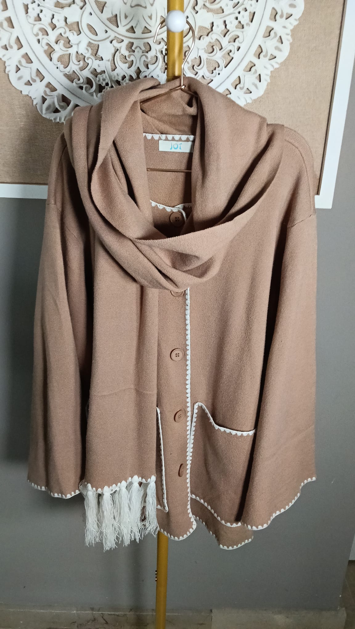 ✨ Chaqueta de Punto con Bufanda