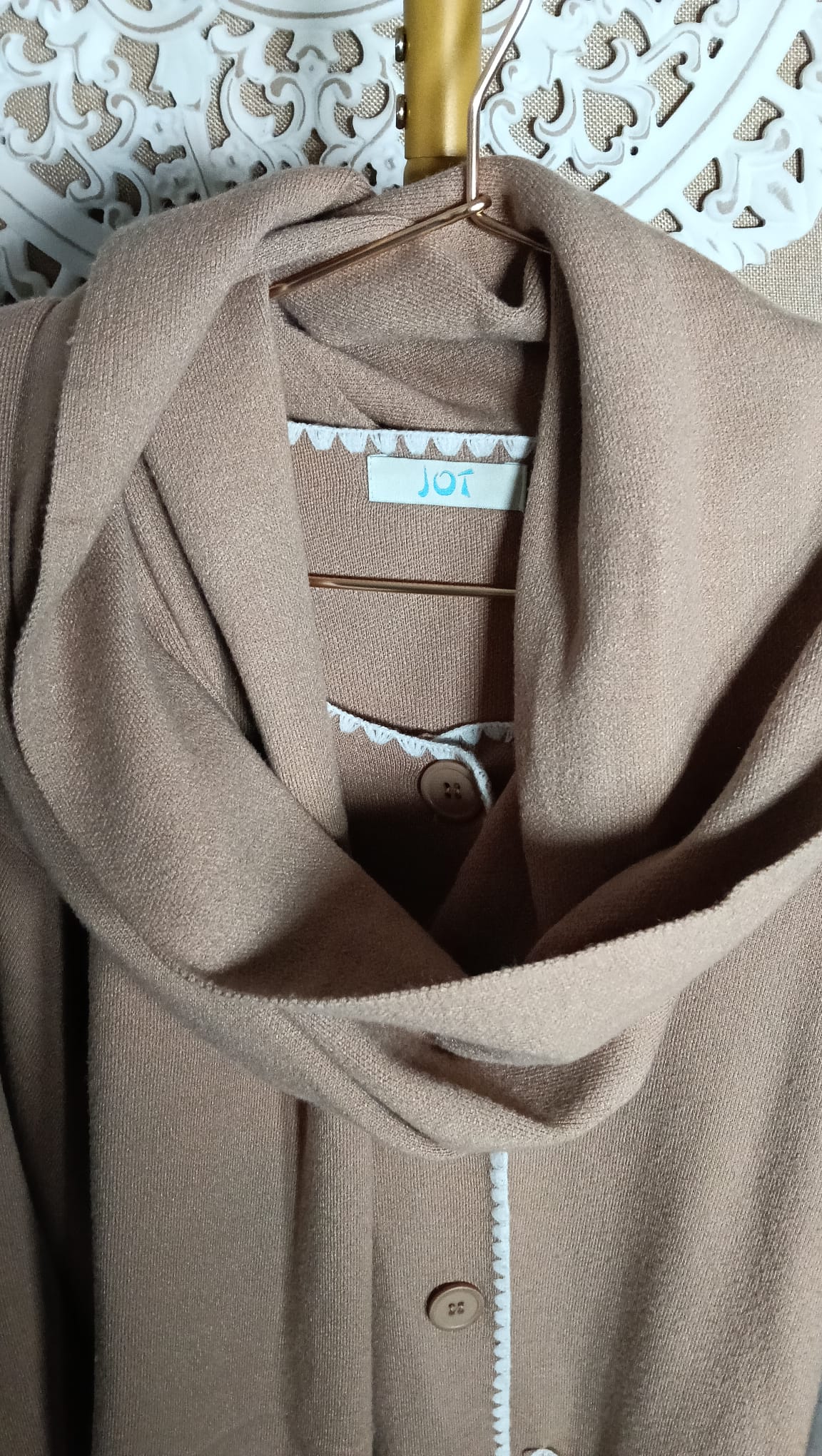 ✨ Chaqueta de Punto con Bufanda