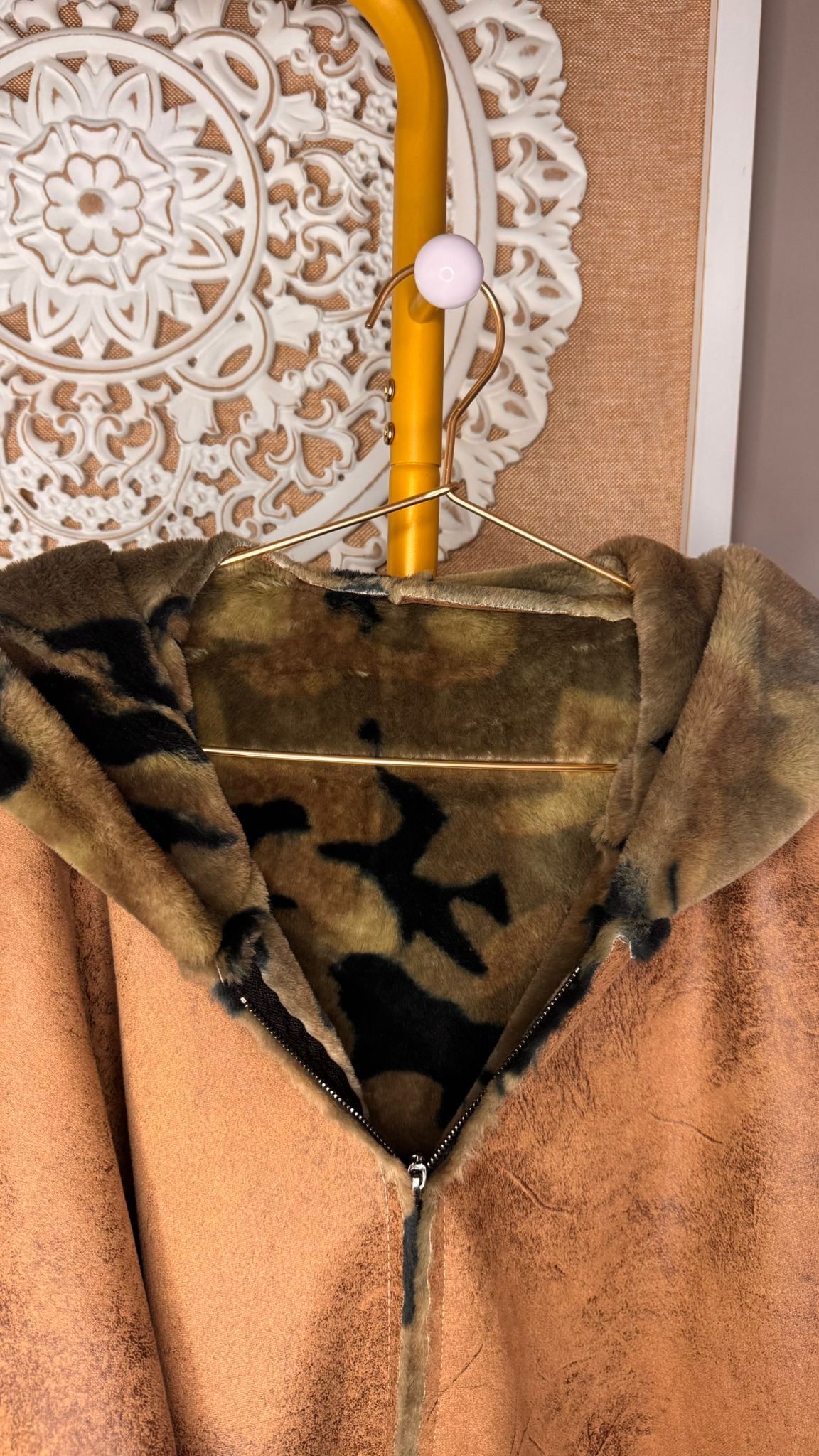 ✨ Abrigo Piel Vuelta con Pelo Peluche estampado Militar
