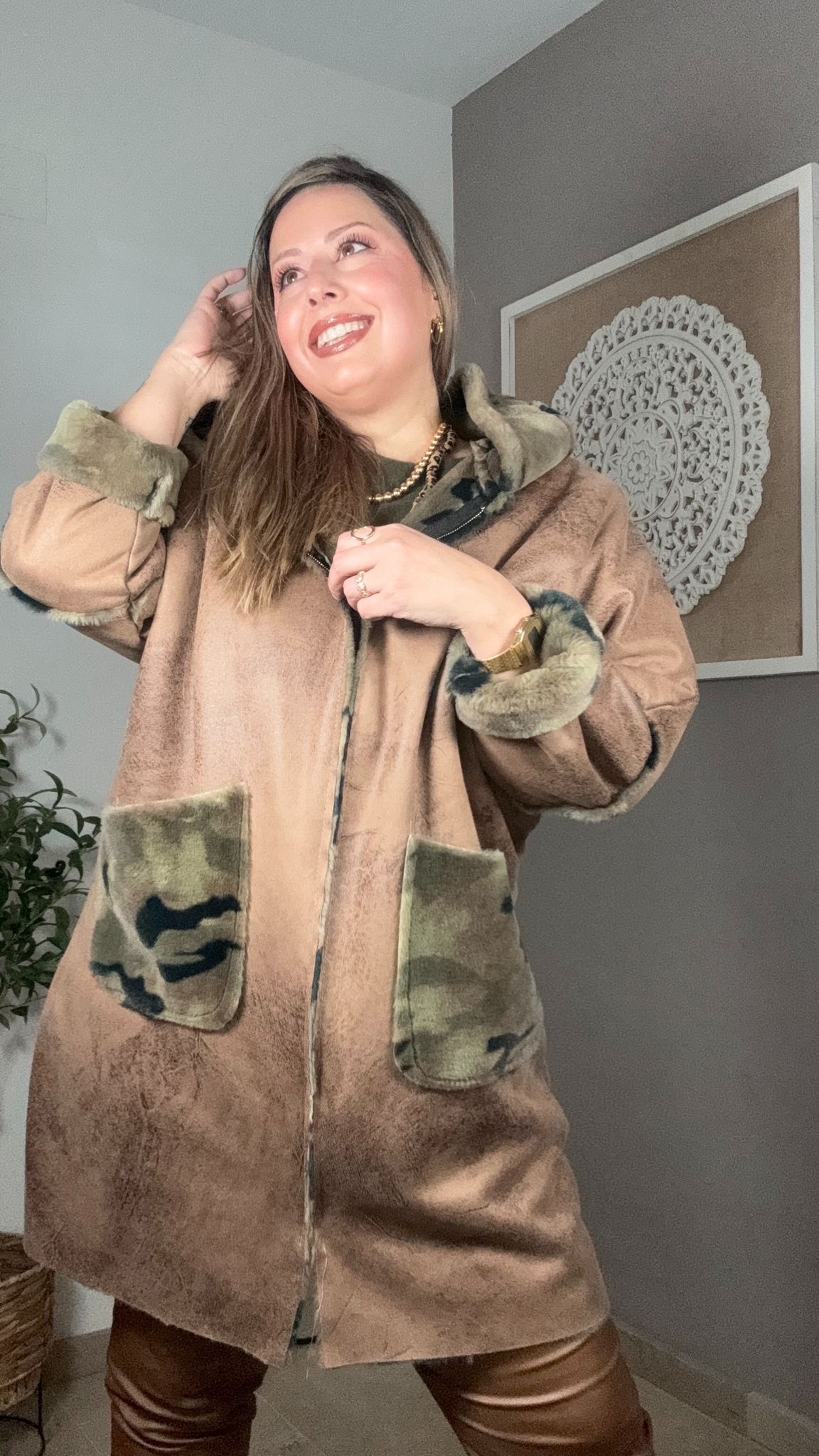 ✨ Abrigo Piel Vuelta con Pelo Peluche estampado Militar