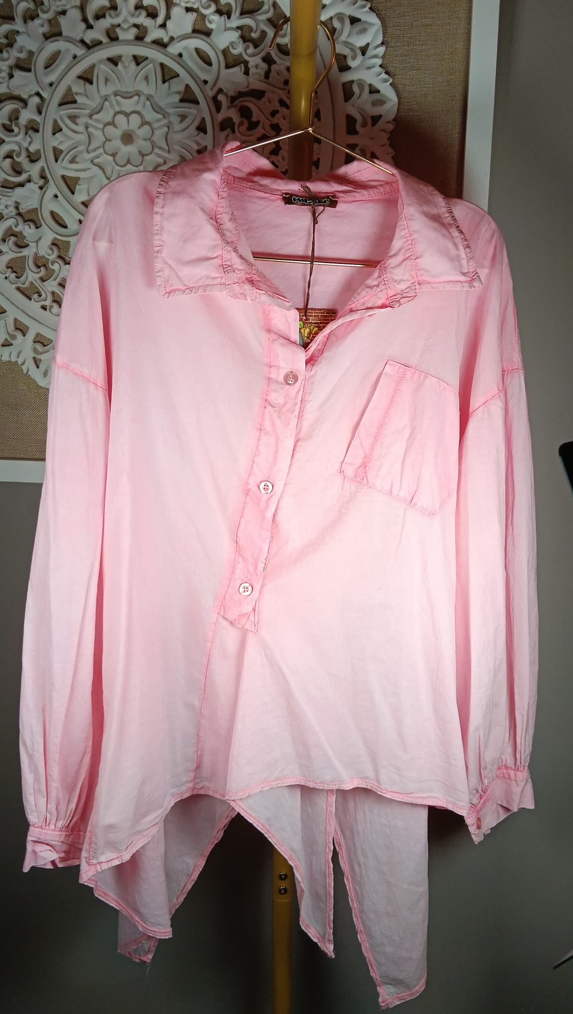 🌸 Camisa Oversize Efecto Lavado con Espalda Asimétrica (2 colores)