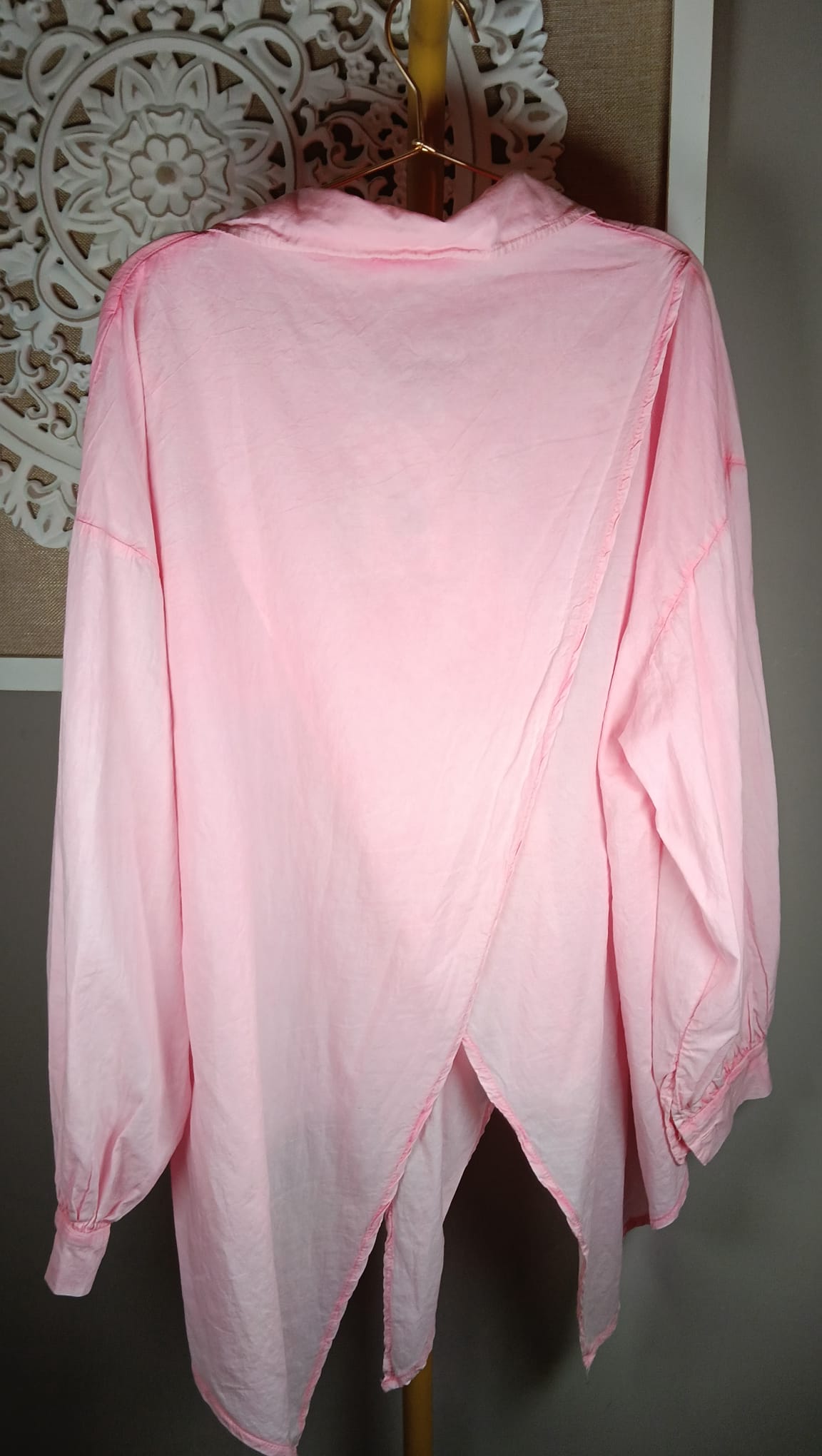 🌸 Camisa Oversize Efecto Lavado con Espalda Asimétrica (2 colores)