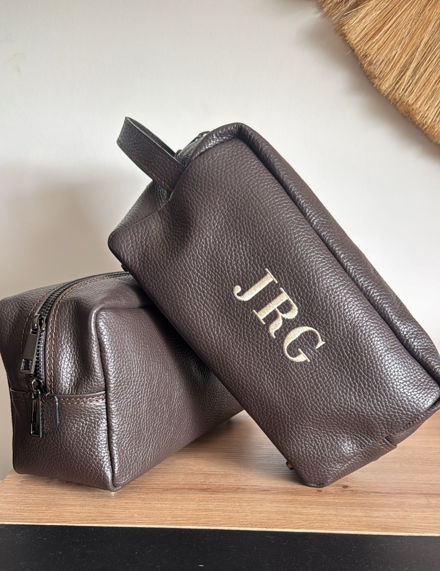💼 Neceser de Piel Personalizable con Iniciales Bordadas - BAJO PEDIDO (IDEAL PARA DIA DEL PADRE)