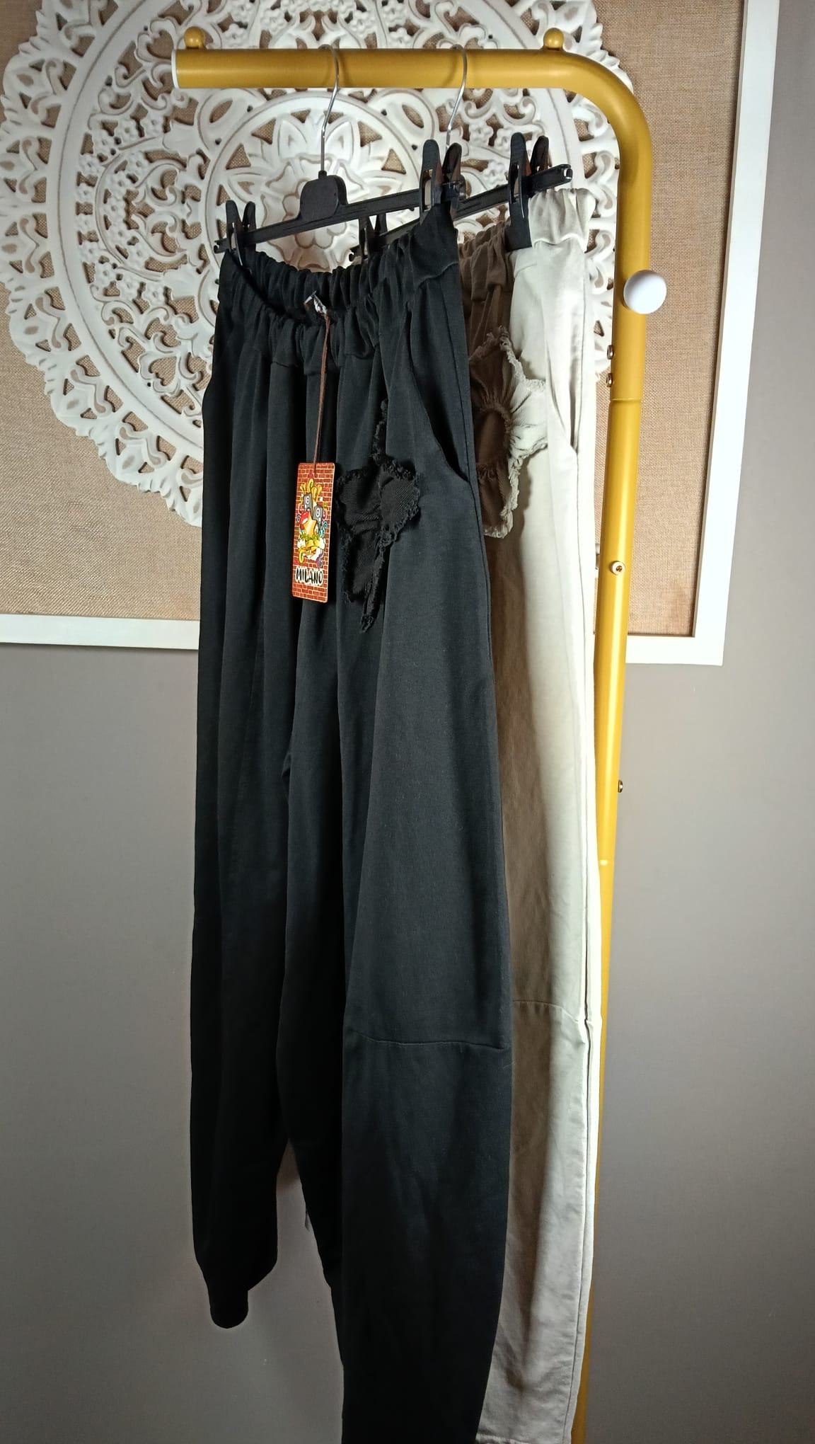 🌸 Pantalón Milano Balloon con Flor Aplicada (2 colores)