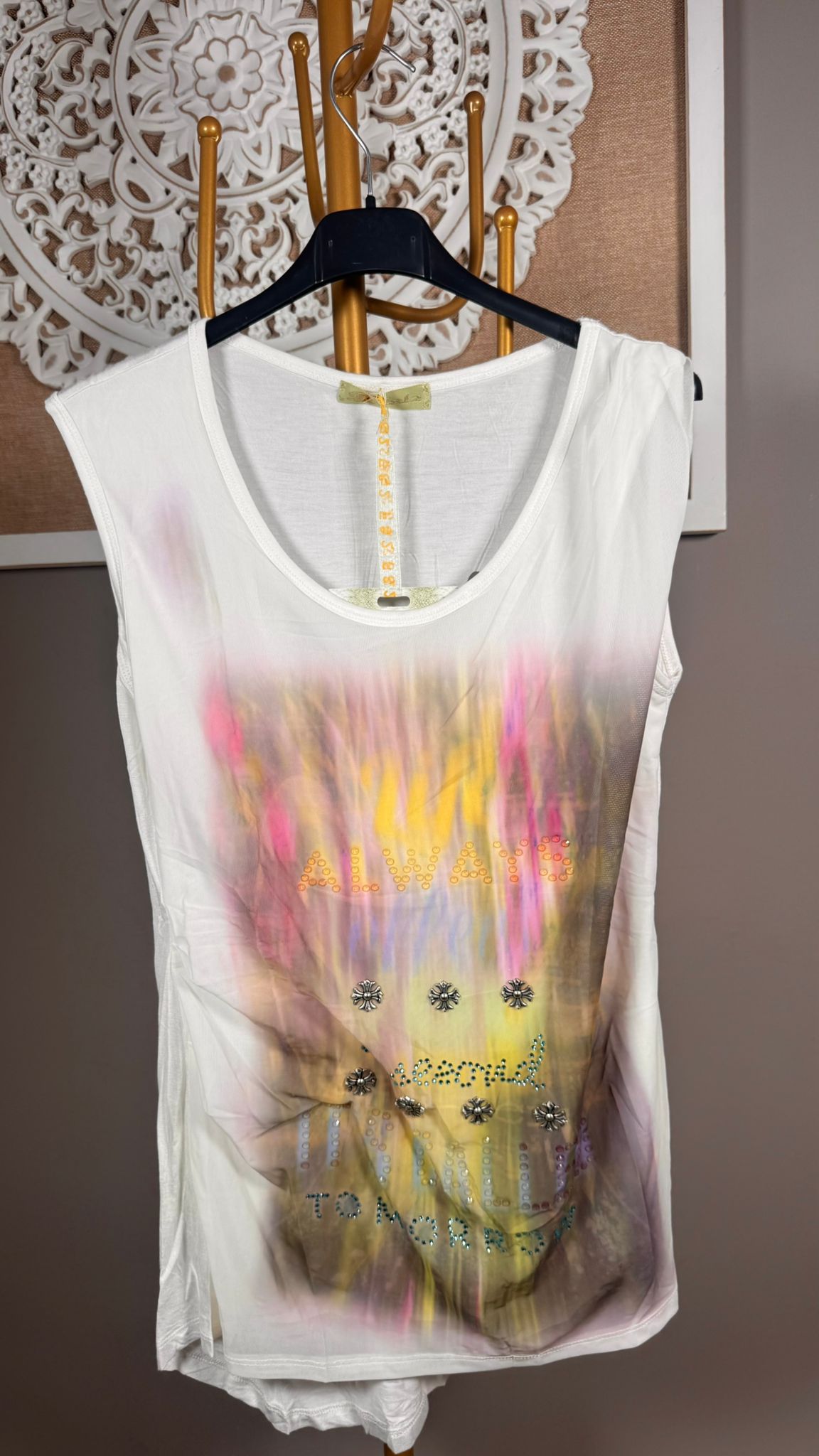 💫 Camiseta Gasa Estampada con Pedrería y Espalda Calada (2 colores)