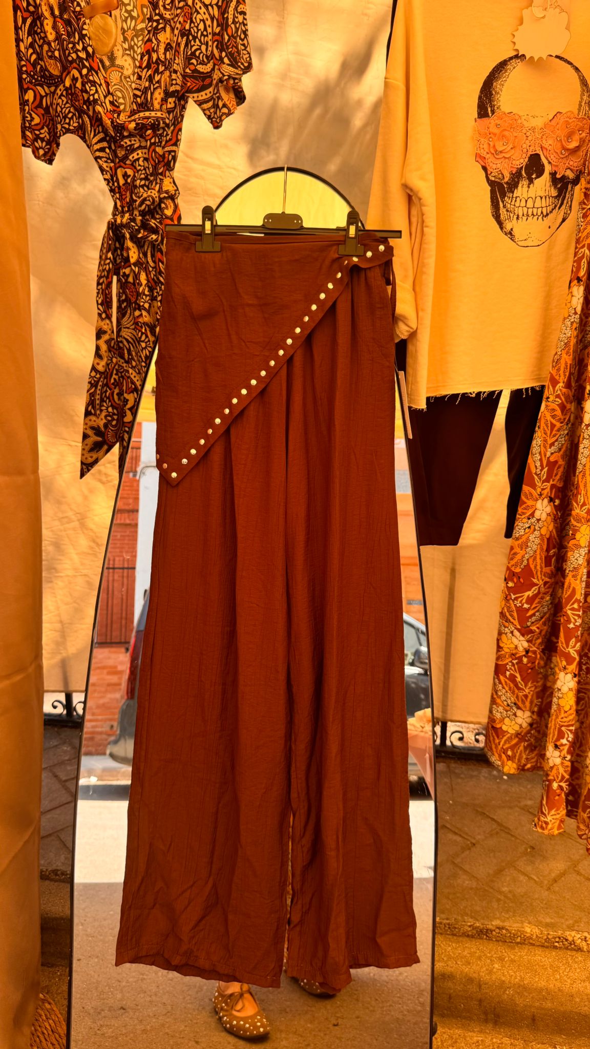 ✨ Pantalón Palazzo con Pañuelo Desmontable y Tachuelas (2 colores)