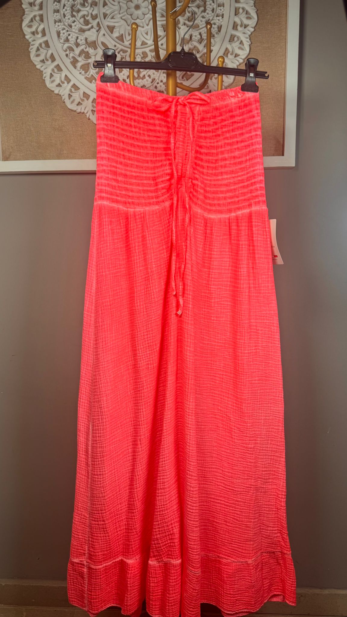 🌺 Vestido Bambula Coral Flúor con Panel Panal de Abeja y Cordón