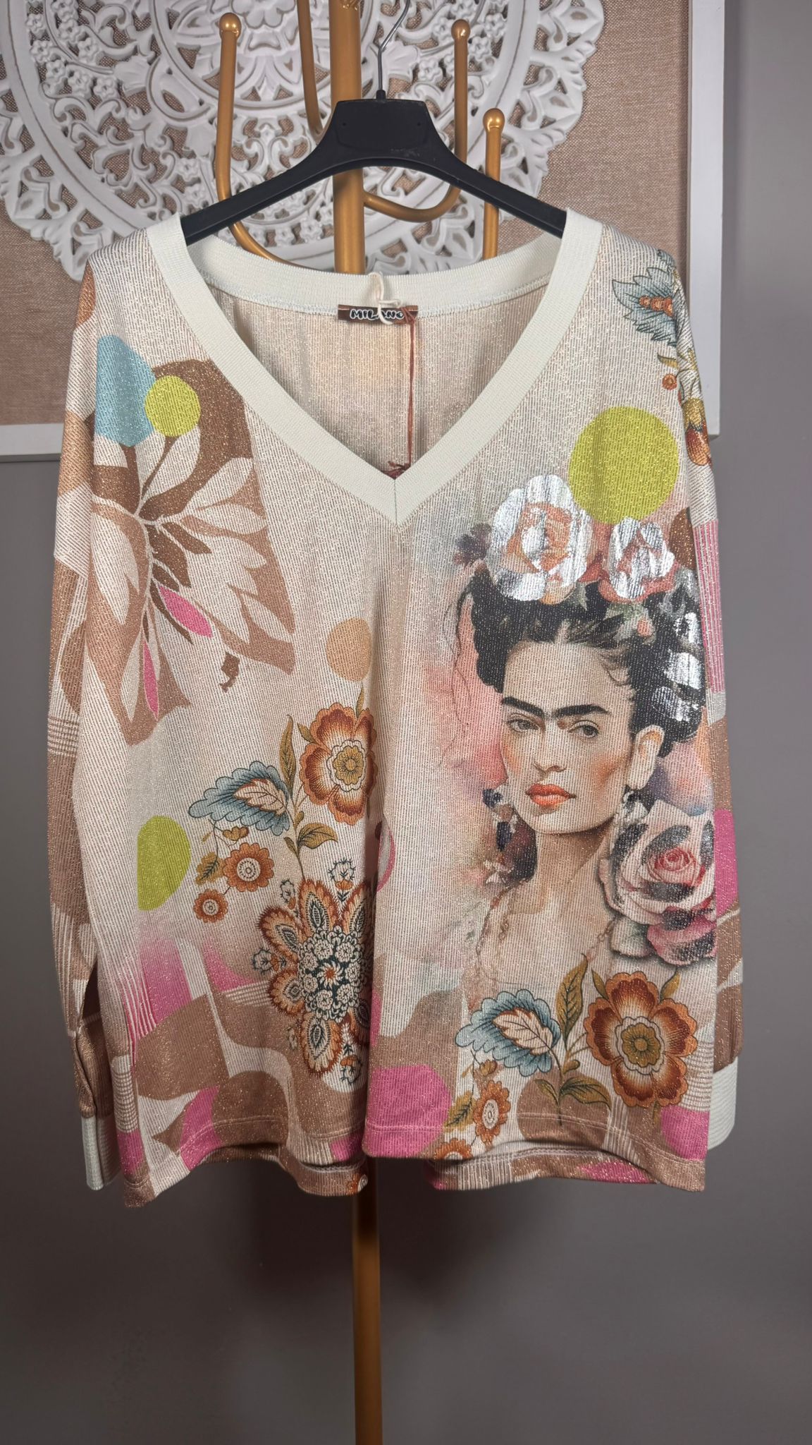✨ Camiseta Estampado Frida Kahlo con Detalles Lurex