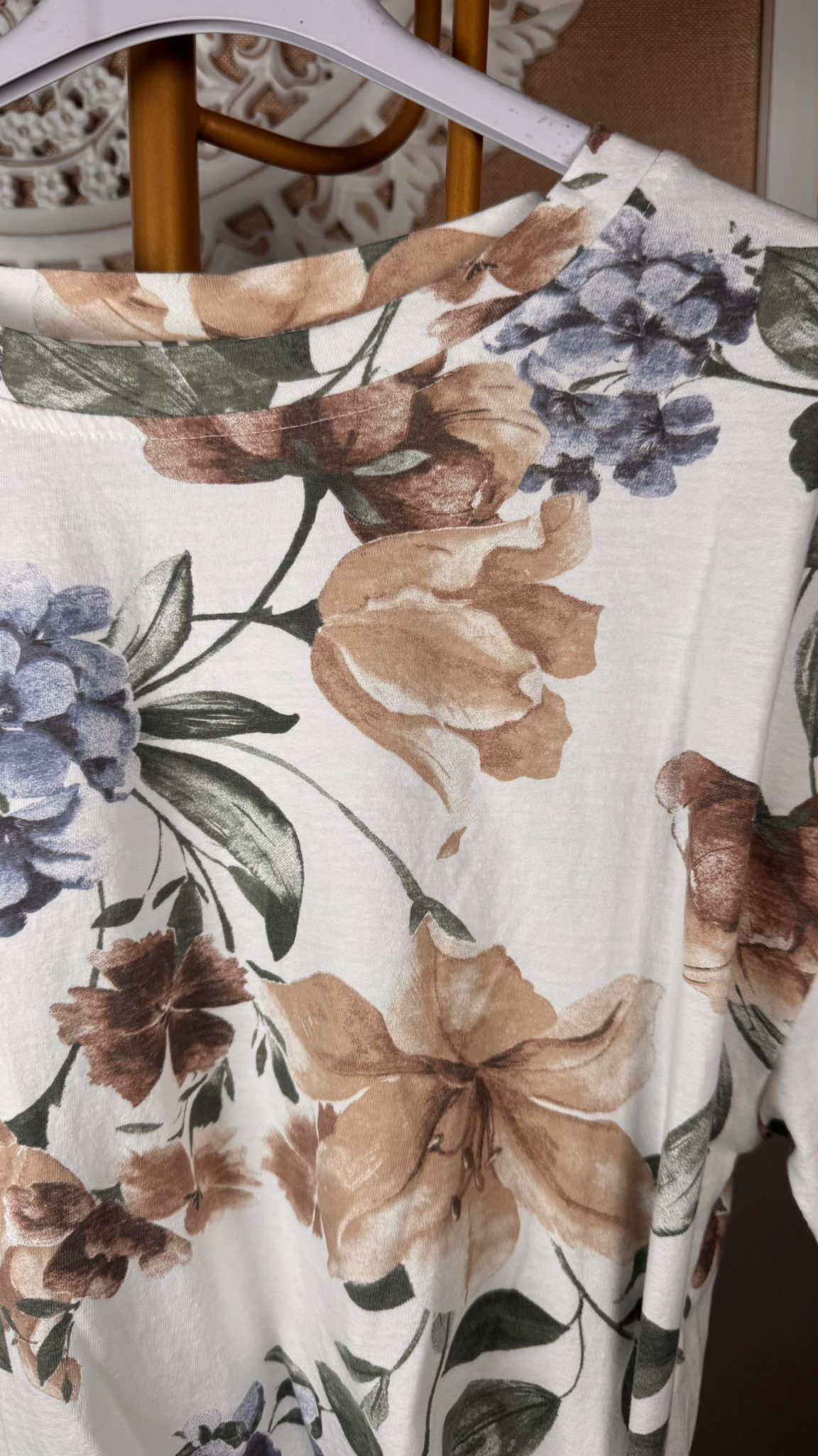 🌸 Camiseta Estampado Floral Acuarela
