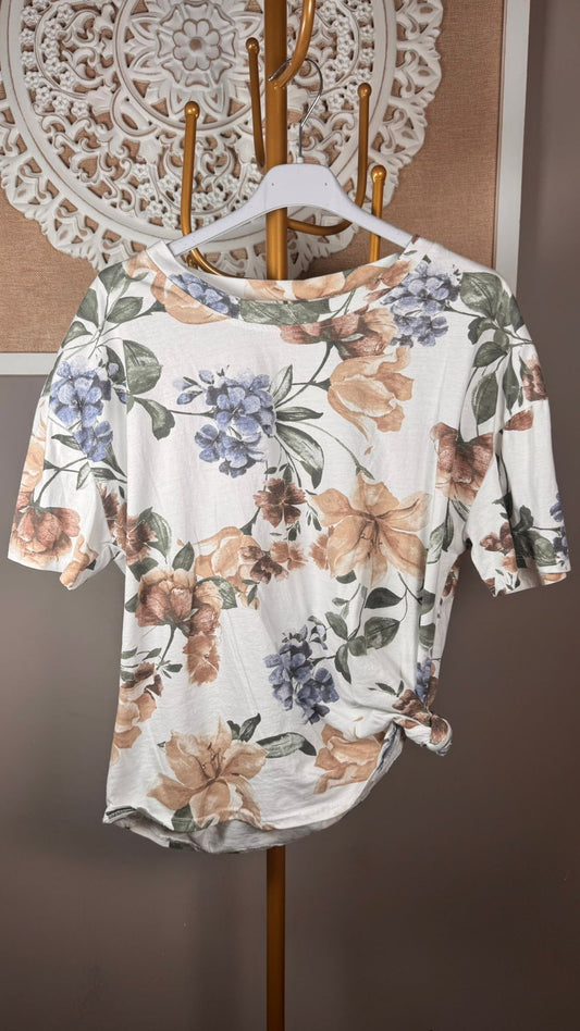 🌸 Camiseta Estampado Floral Acuarela