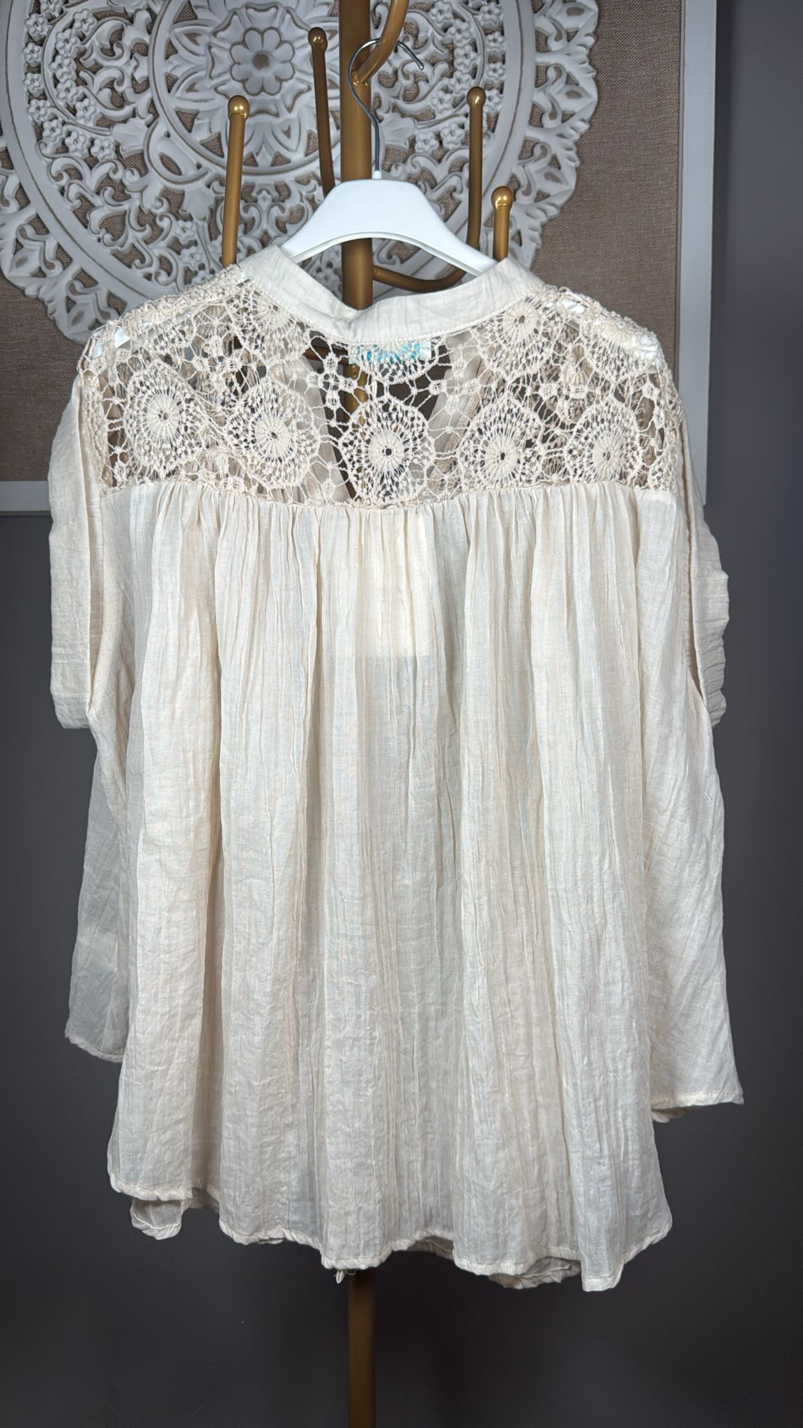 🤍 Camisa Boho Beige con Crochet Artesanal
