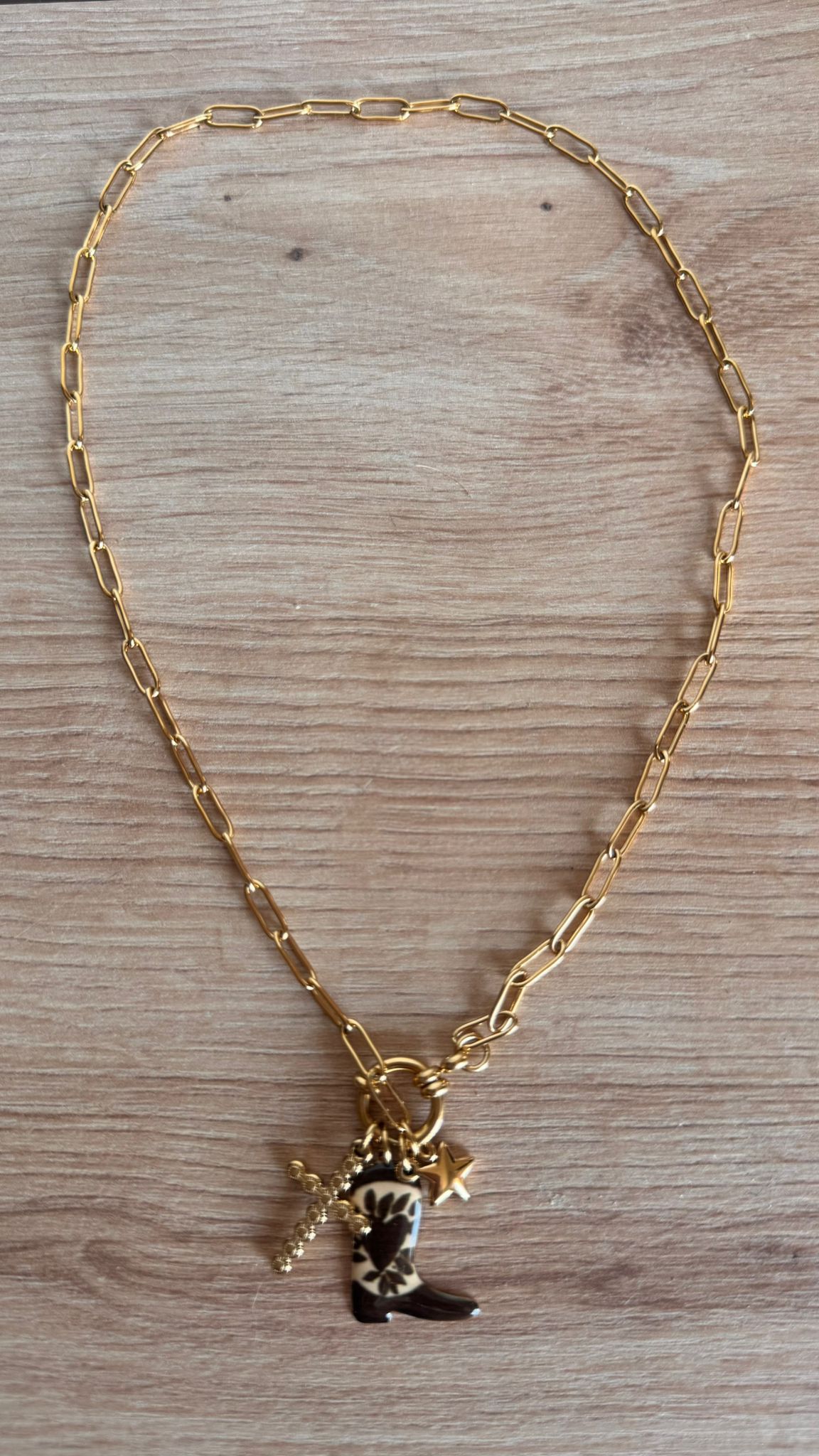 ⭐ Collar Cadena Dorada con Charms Cowboy