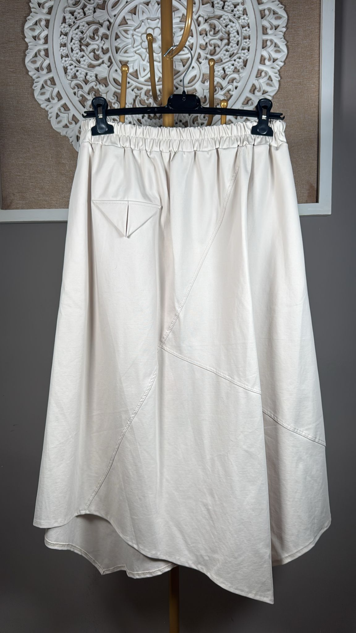 ✨ Falda Milano Asimétrica con Bolsillo Triangular