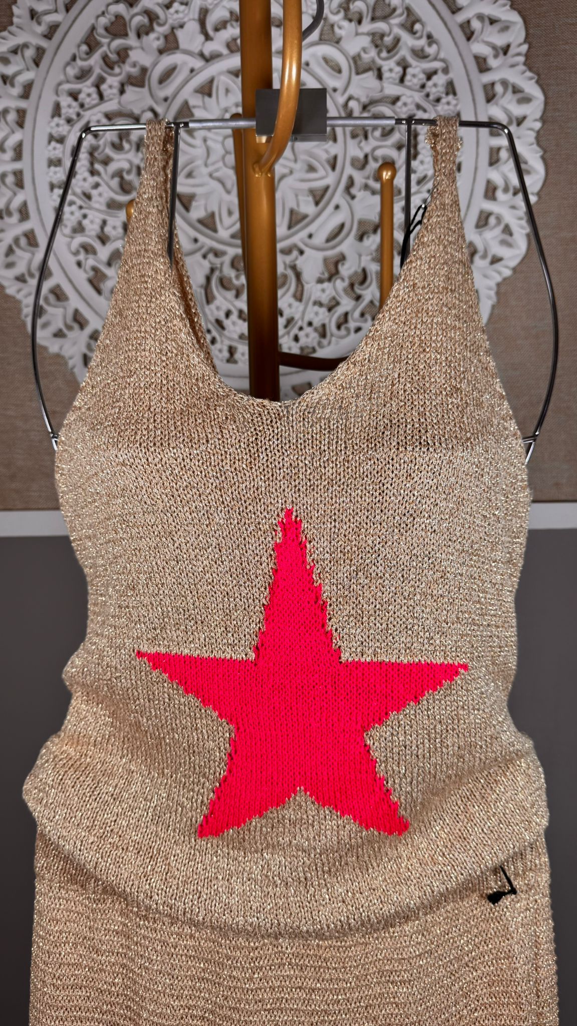 ⭐ Top de Punto Lurex Dorado con Estrella Fucsia