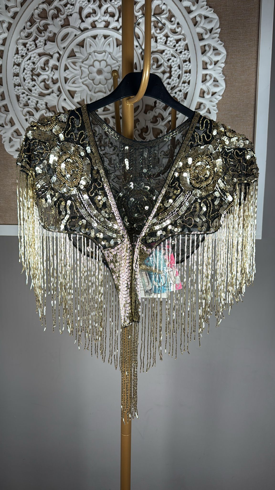 ✨ Pechera Artesanal Bordada con Lentejuelas y Flecos