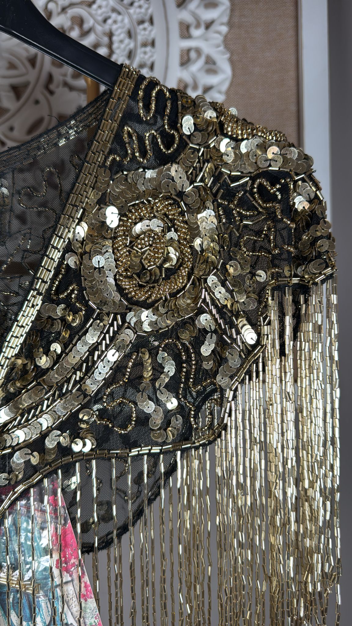 ✨ Pechera Artesanal Bordada con Lentejuelas y Flecos