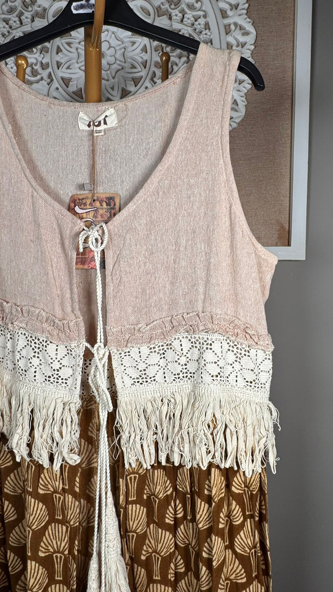 Chaleco Largo Boho con Crochet