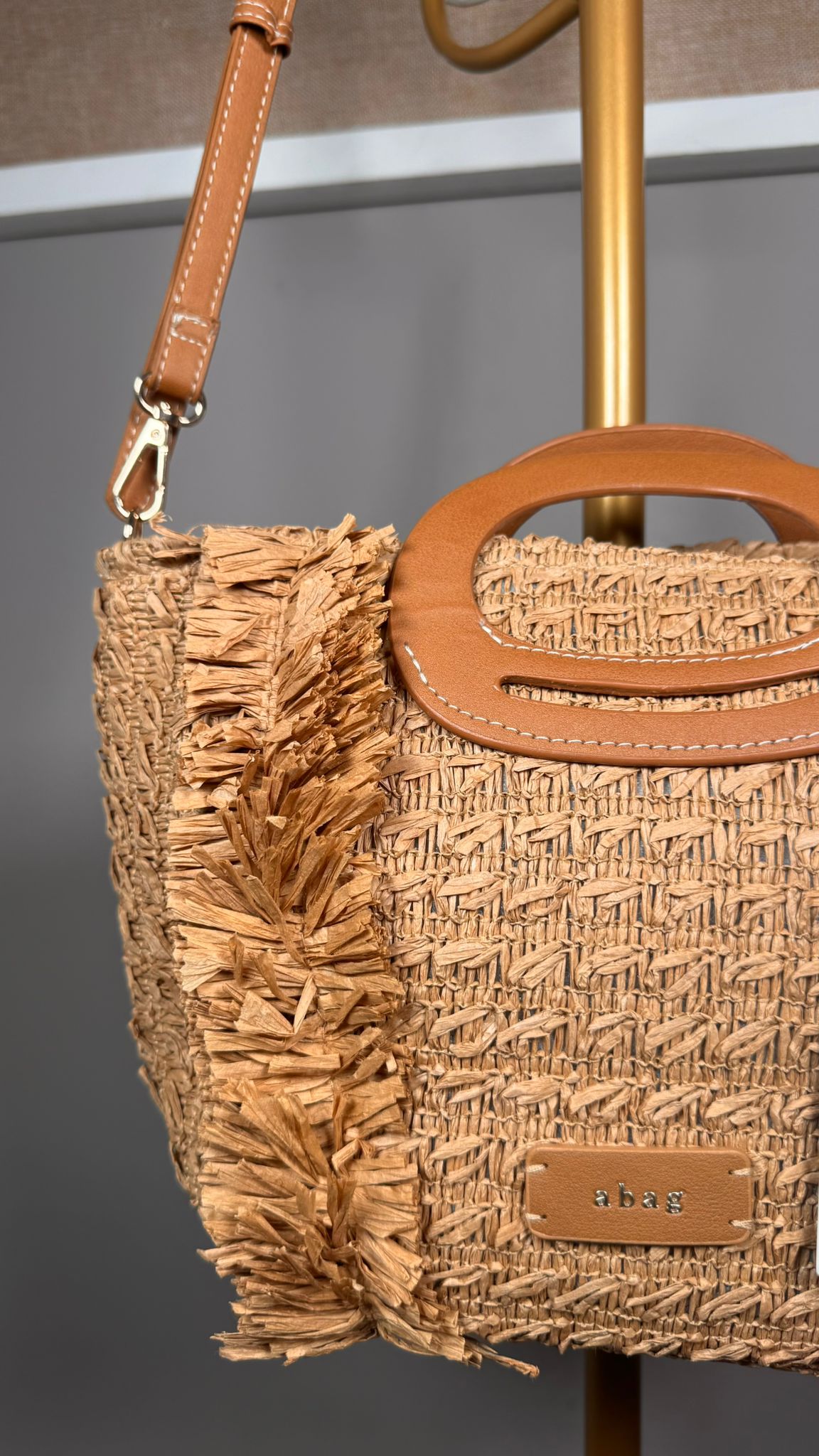 Bolso de Rafia Tejida con Flecos
