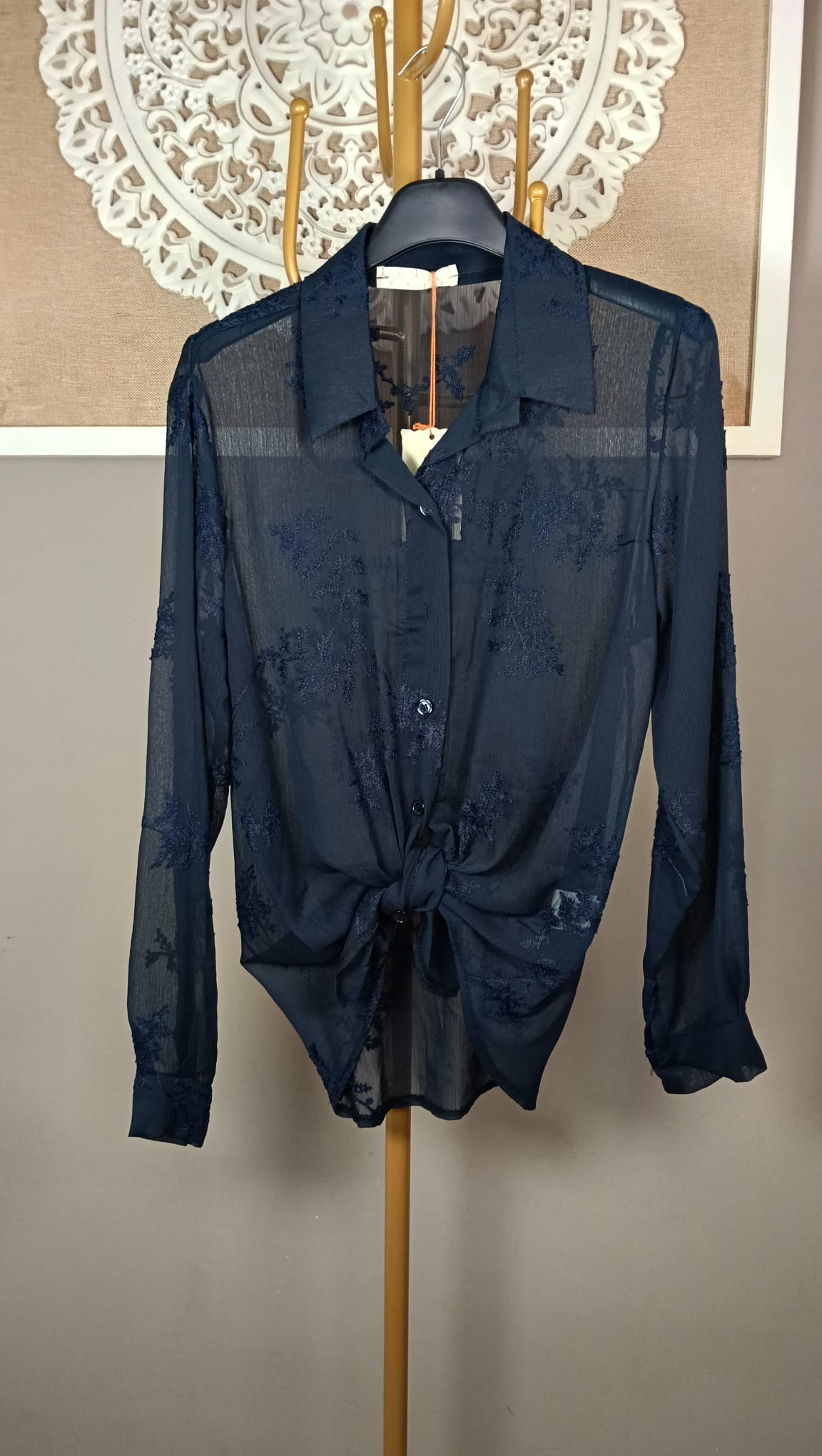 Camisa Semitransparente Bordados Florales - vista completa
