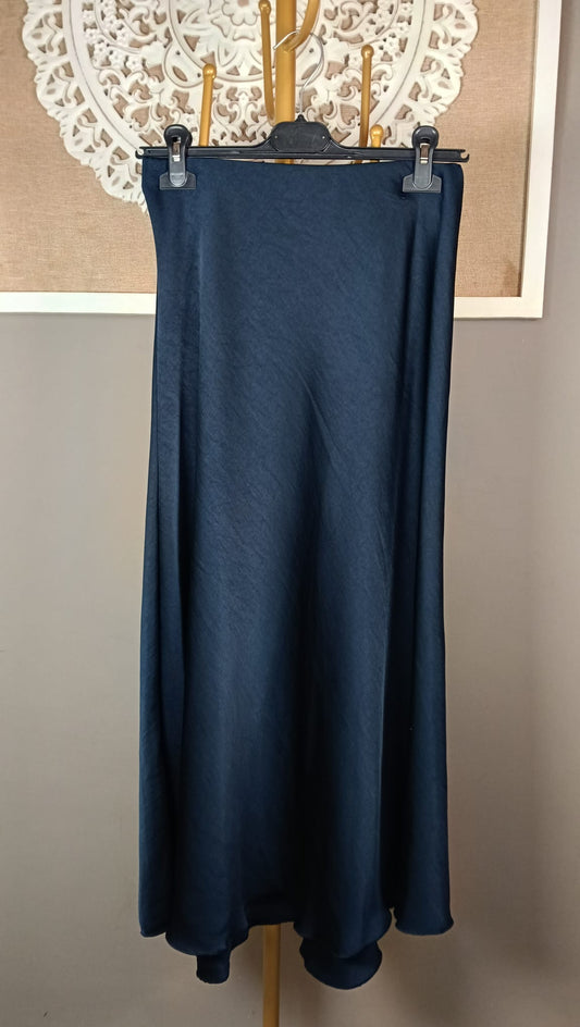 Falda Satinada Midi Azul Marino - vista frontal