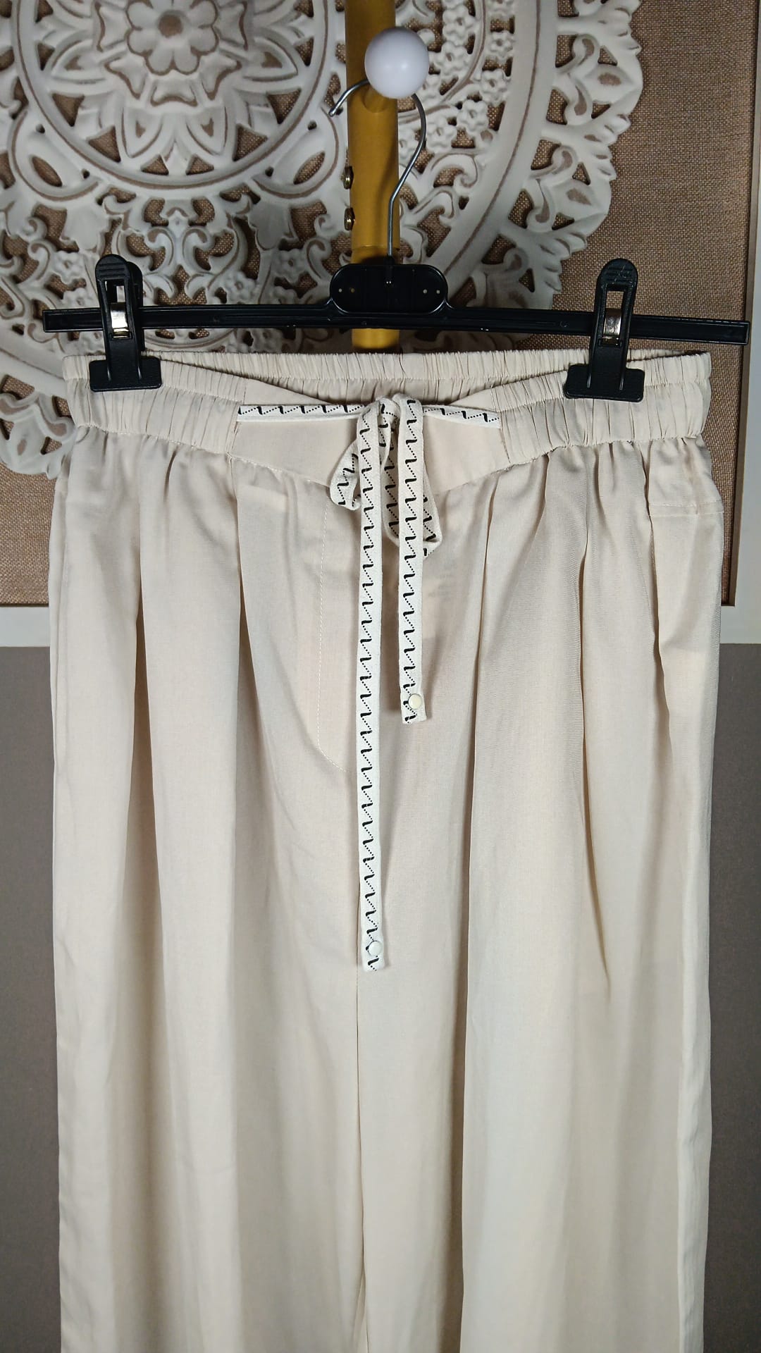Pantalón Jot palazzo crudo - vista sin cordón