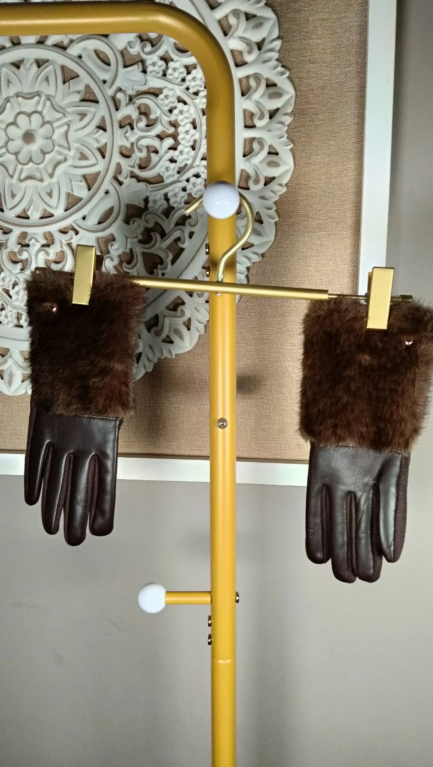 Guantes Polipiel con Pelo marrón y Corazón Dorado
