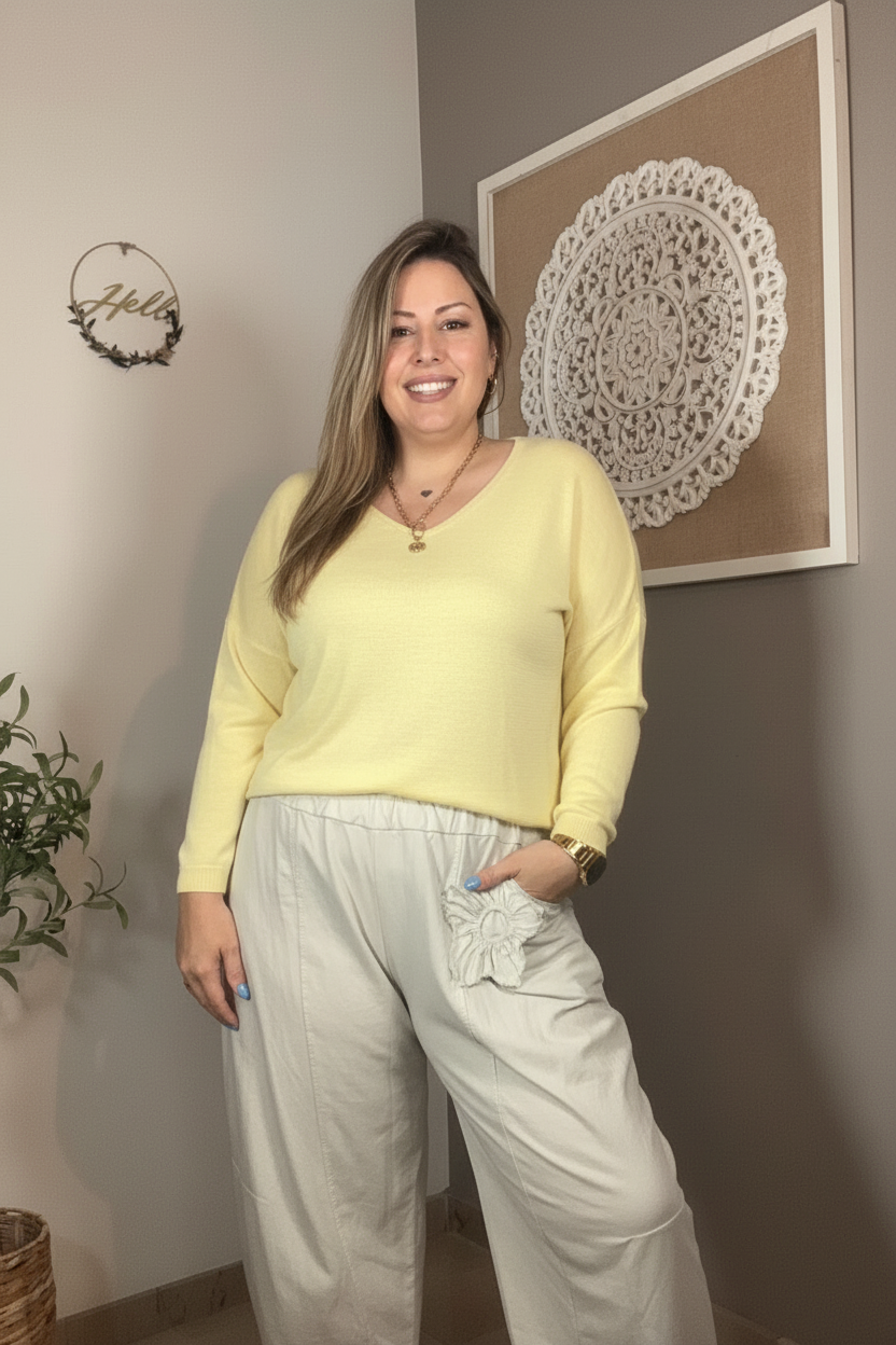 Jersey Amarillo Pastel con modelo