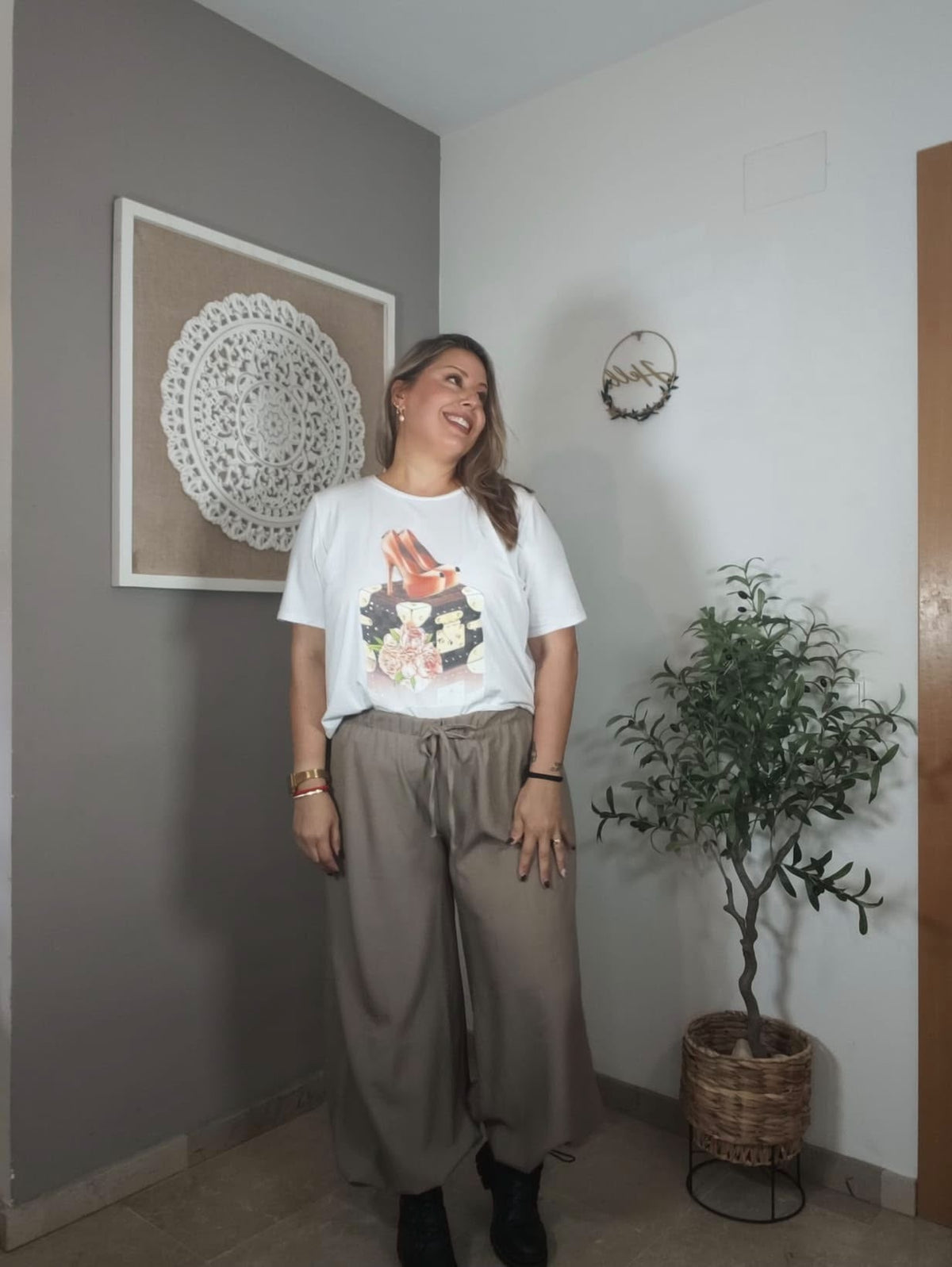 Camiseta blanca de manga corta con estampado de moda +44