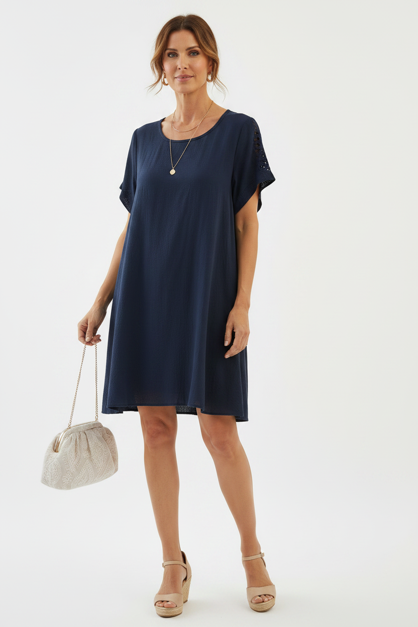 🌿 Vestido Efecto Lino con Detalle Troquelado en Manga y Espalda