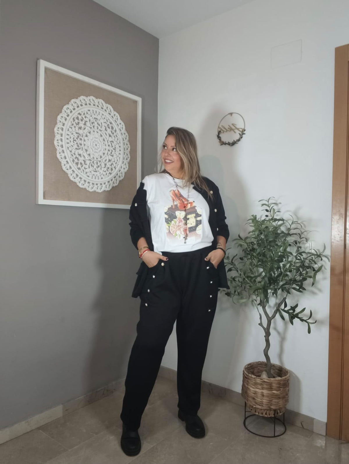 Camiseta blanca de manga corta con estampado de moda +44