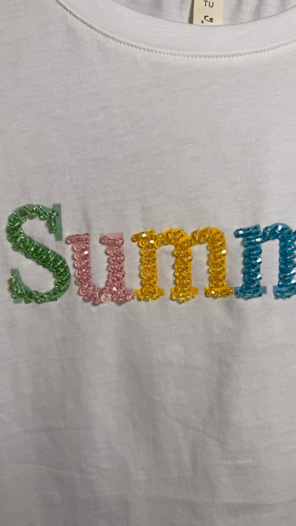 ☀️ Camiseta Summer con Lentejuelas Multicolor y Bajo Troquelado