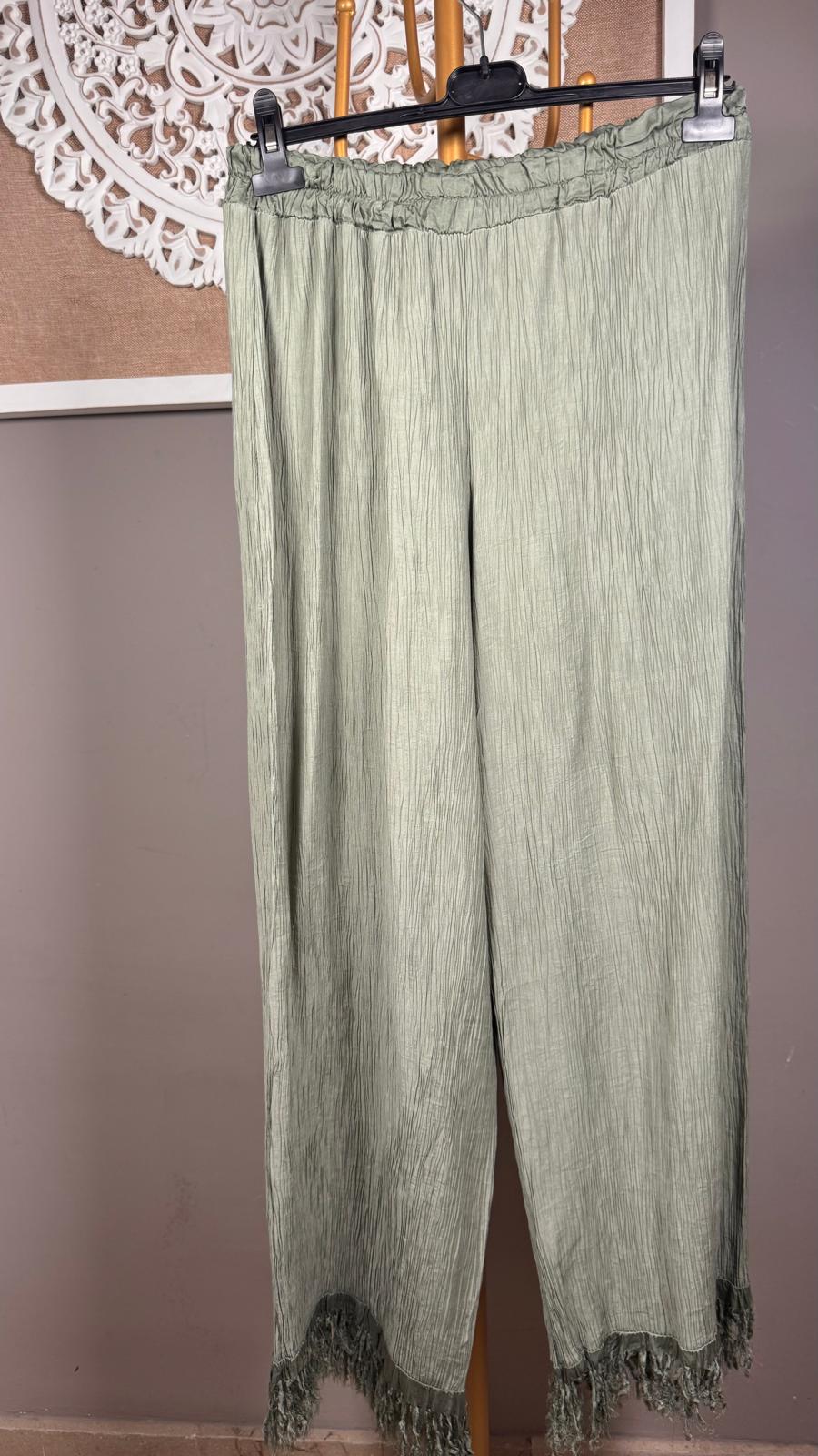 Pantalón Boho Verde Salvia con Flecos