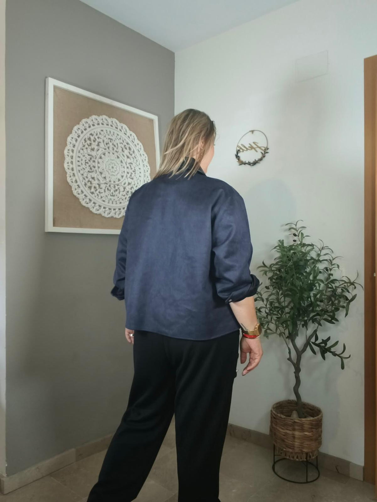 Chaqueta de antelina con cuello de polipiel