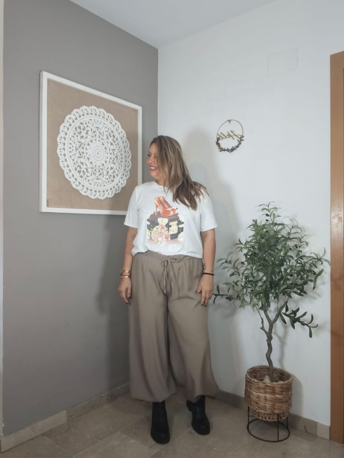 Camiseta blanca de manga corta con estampado de moda +44